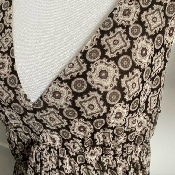 Michael Kors • Tan Cream V Neck Midi Dress - Picture 5 of 7